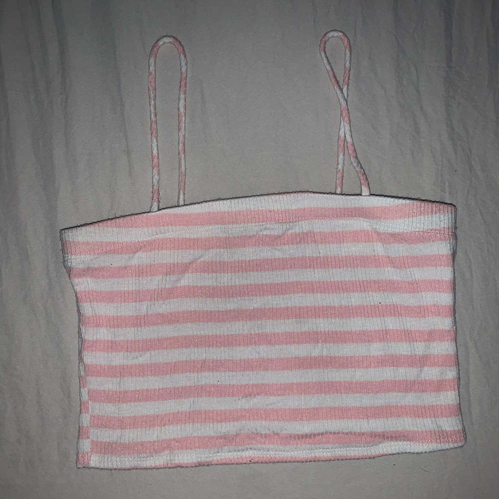 Pink/white crop top